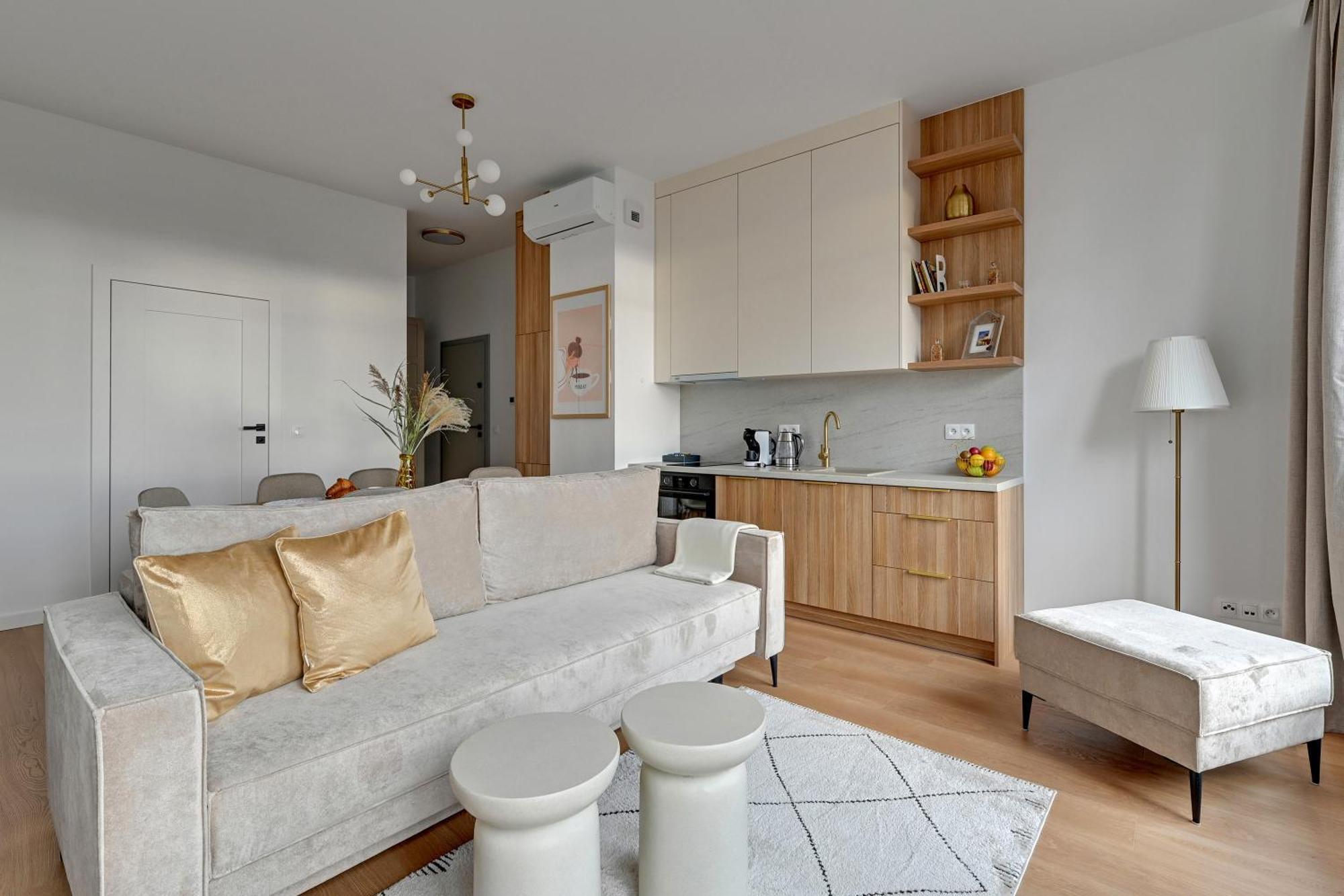 Doki Living - Foodhall & Parking By Downtown Gdansk