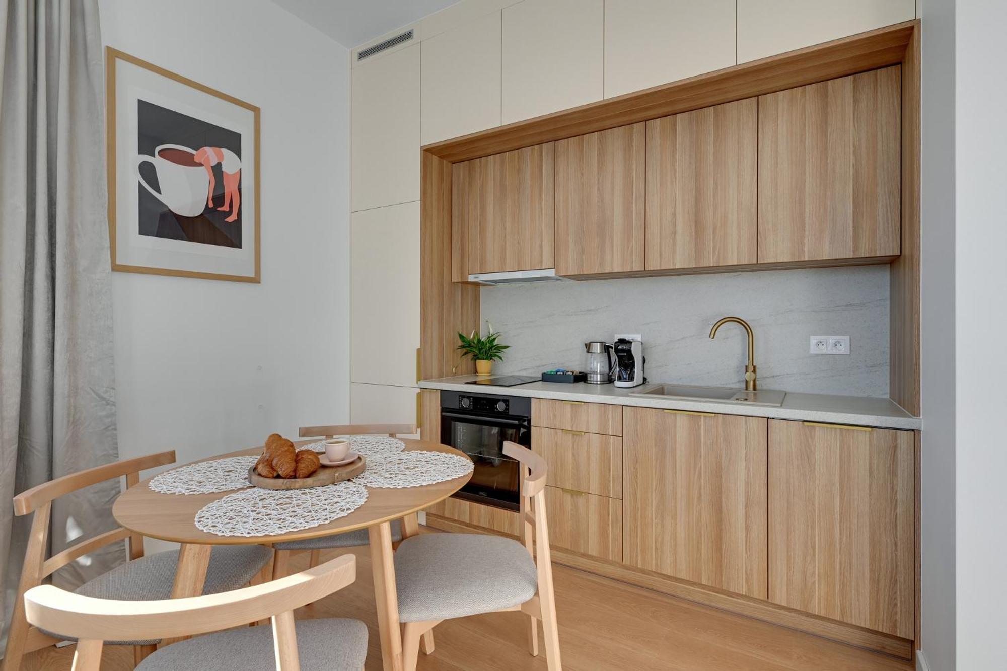 Doki Living - Foodhall & Parking By Downtown * Gdansk