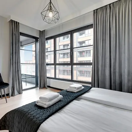 Doki Living - Foodhall & Parking By Downtown Apartments Gdansk Room photo