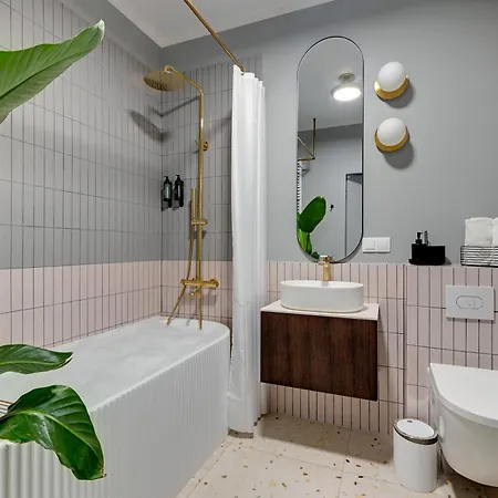 Doki Living - Foodhall & Parking By Downtown Apartments Gdansk Room photo