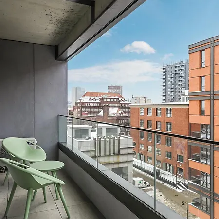 Doki Living - Foodhall & Parking By Downtown Apartments Gdansk Room photo
