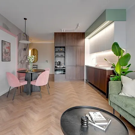 Doki Living - Foodhall & Parking By Downtown Apartments Gdansk Room photo