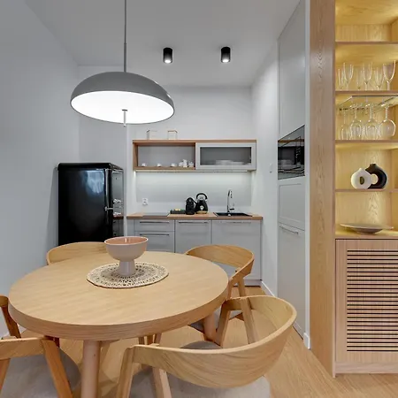 Doki Living - Foodhall & Parking By Downtown Apartments Gdansk Exterior photo