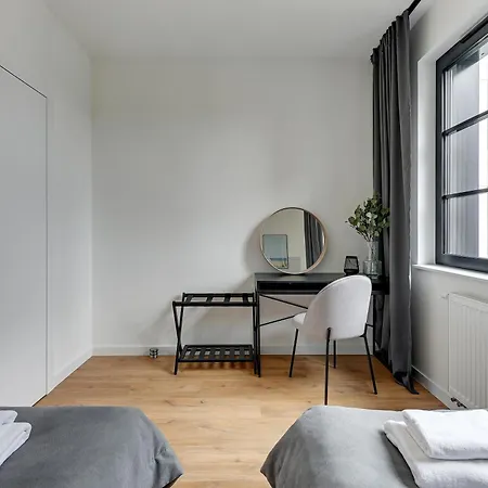 Doki Living - Foodhall & Parking By Downtown Apartments Gdansk Room photo