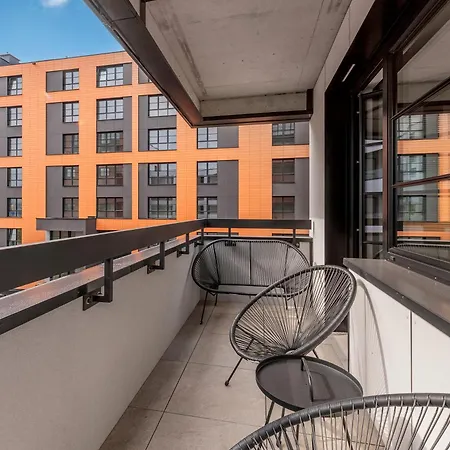 Doki Living - Foodhall & Parking By Downtown Apartments Gdansk Exterior photo