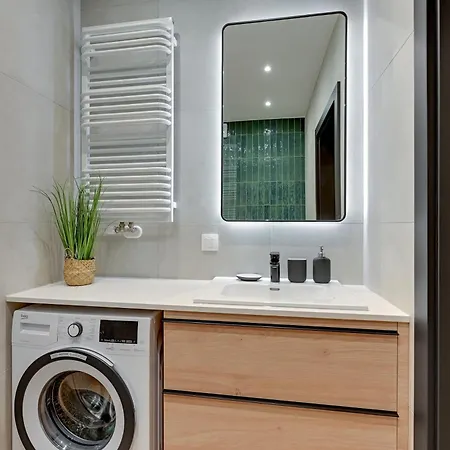 Doki Living - Foodhall & Parking By Downtown Apartments Gdansk Room photo