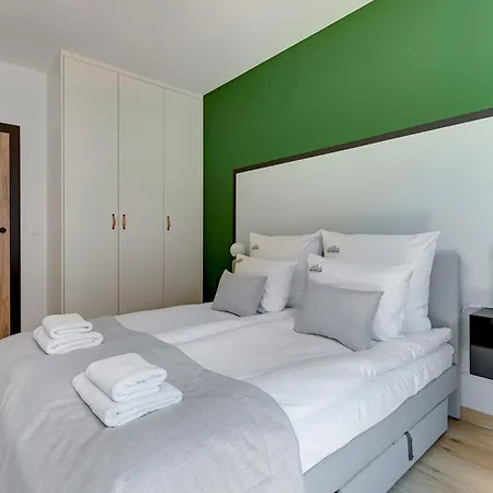 Doki Living - Foodhall & Parking By Downtown Apartments Gdansk Room photo