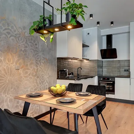 Doki Living - Foodhall & Parking By Downtown Apartments Gdansk Room photo