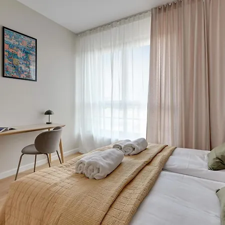 Doki Living - Foodhall & Parking By Downtown Apartments Gdansk Room photo