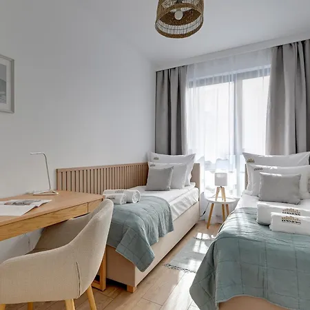 Doki Living - Foodhall & Parking By Downtown Apartments Gdansk Room photo