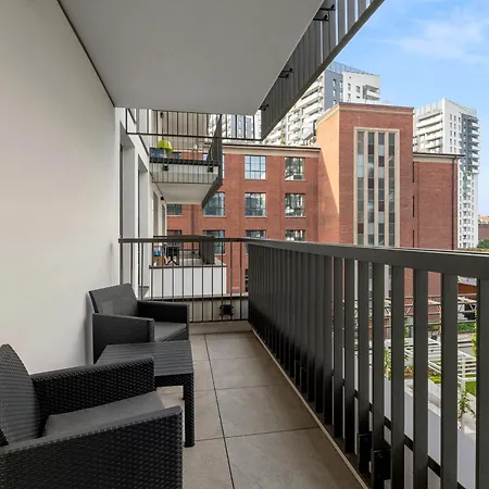 Doki Living - Foodhall & Parking By Downtown Apartments Gdansk Room photo
