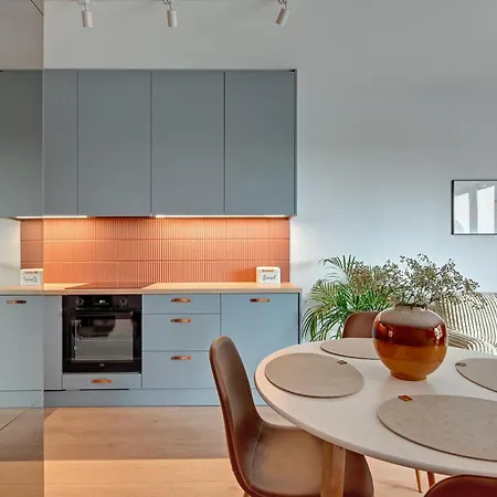 Doki Living - Foodhall & Parking By Downtown Apartments Gdansk Room photo