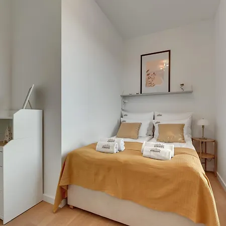 Doki Living - Foodhall & Parking By Downtown Apartments Gdansk Room photo