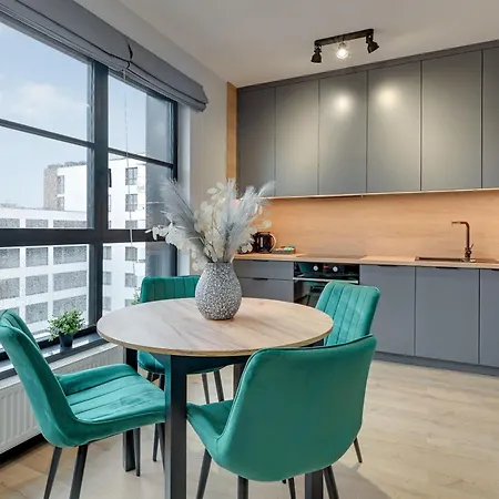 Doki Living - Foodhall & Parking By Downtown Apartments Gdansk Room photo