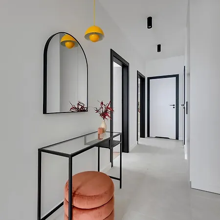 Doki Living - Foodhall & Parking By Downtown Apartments Gdansk Room photo