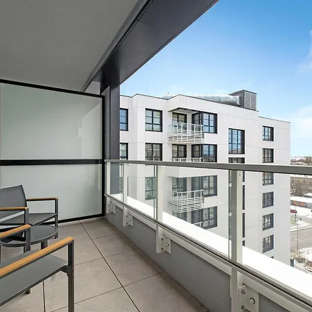 Doki Living - Foodhall & Parking By Downtown Apartments Gdansk Room photo
