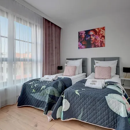 Doki Living - Foodhall & Parking By Downtown Apartments Gdansk Room photo
