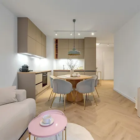 Doki Living - Foodhall & Parking By Downtown Apartments Gdansk Exterior photo