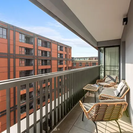 Doki Living - Foodhall & Parking By Downtown Apartments Gdansk Room photo