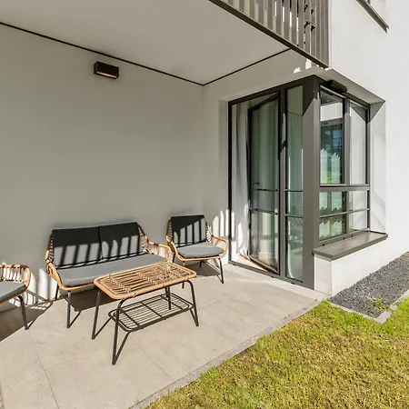Doki Living - Foodhall & Parking By Downtown Apartments Gdansk Room photo