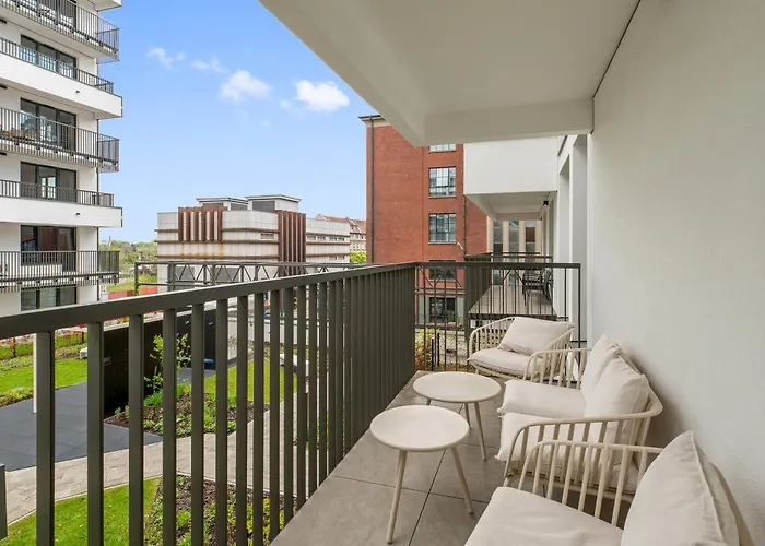 Doki Living - Foodhall & Parking By Downtown Apartments