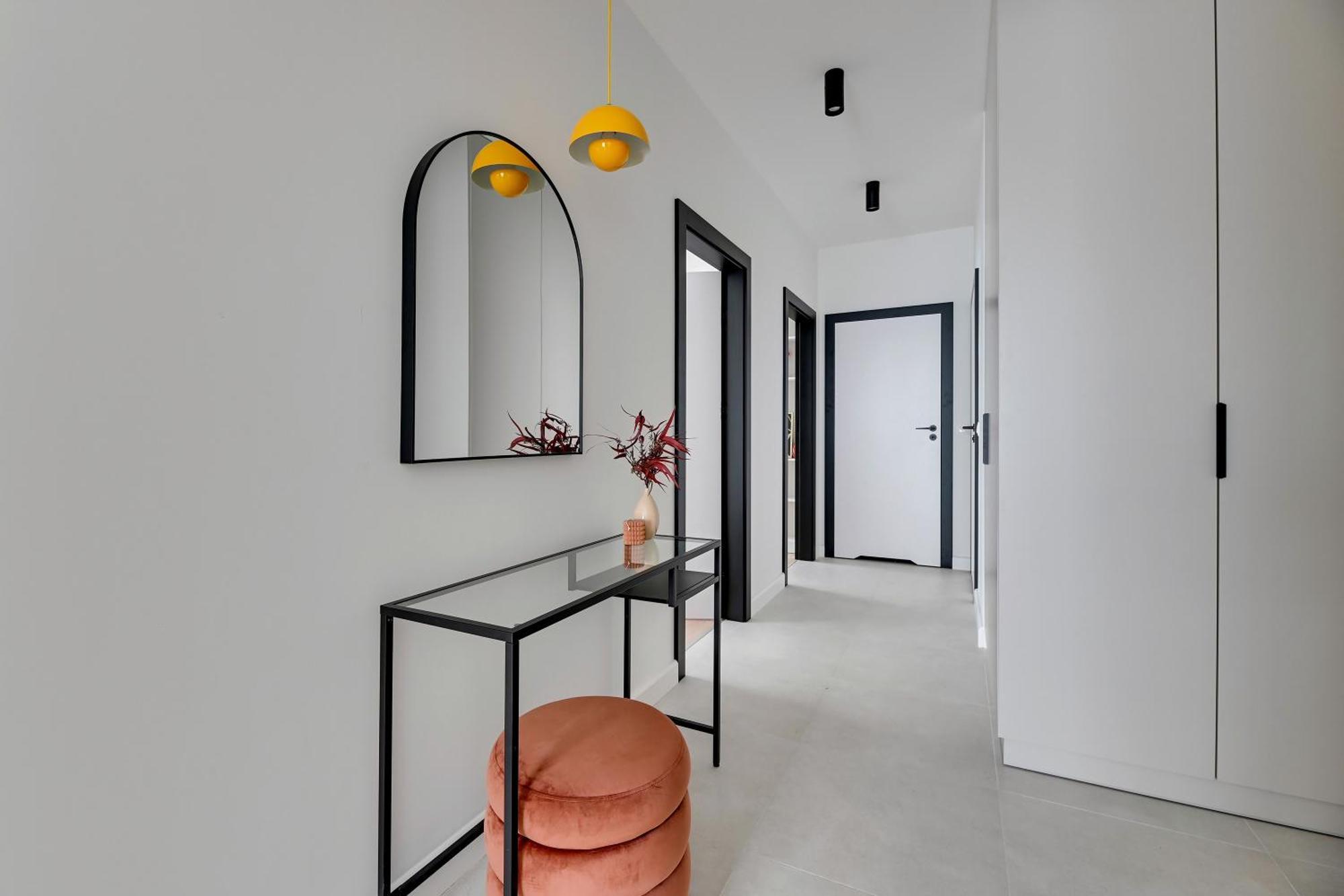 Doki Living - Foodhall & Parking By Downtown Apartment *