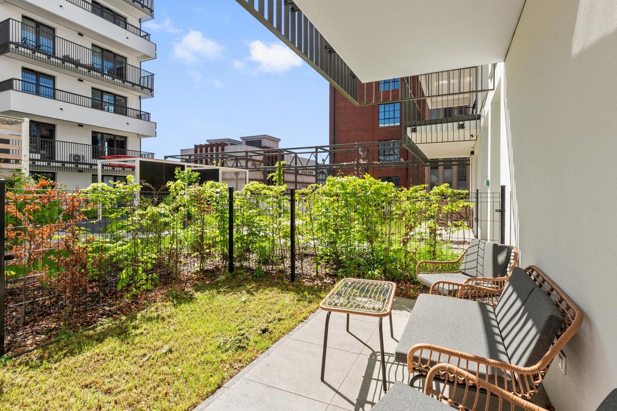 Apartment Doki Living - Foodhall & Parking By Downtown Gdansk